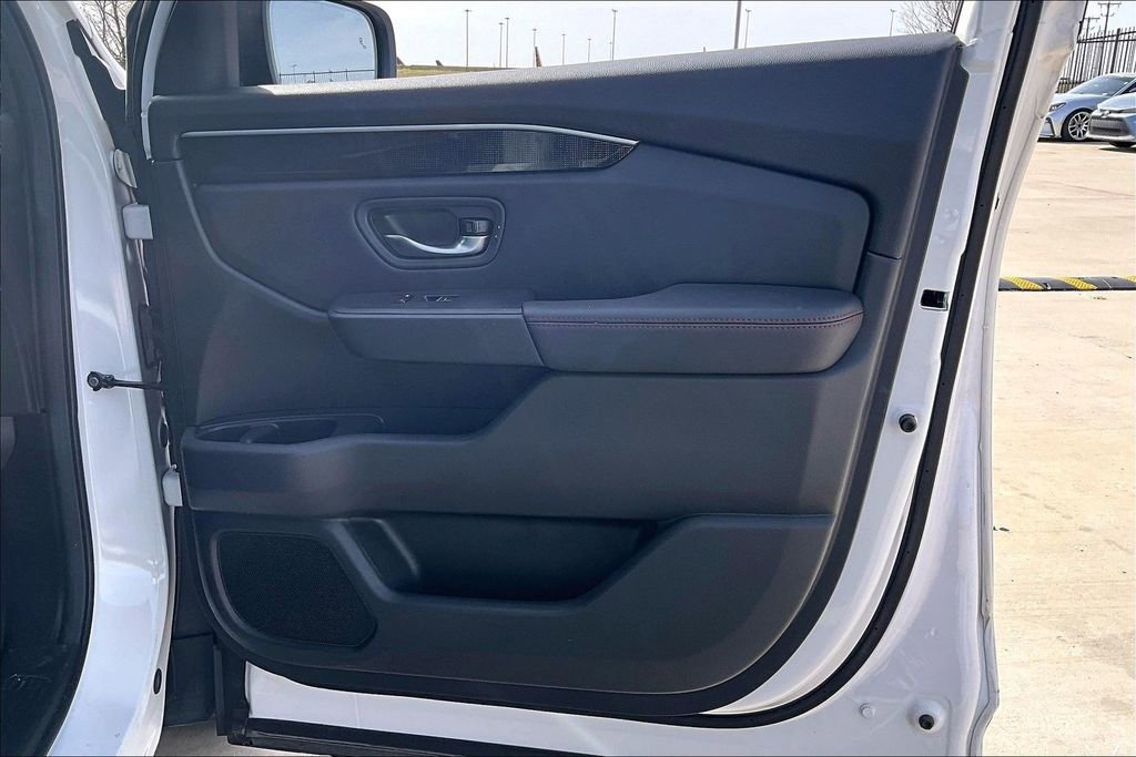 Used 2025 Honda Pilot Black Edition image 22