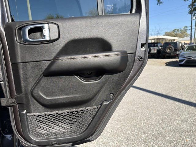 Used 2021 Jeep Wrangler Unlimited Sahara image 17