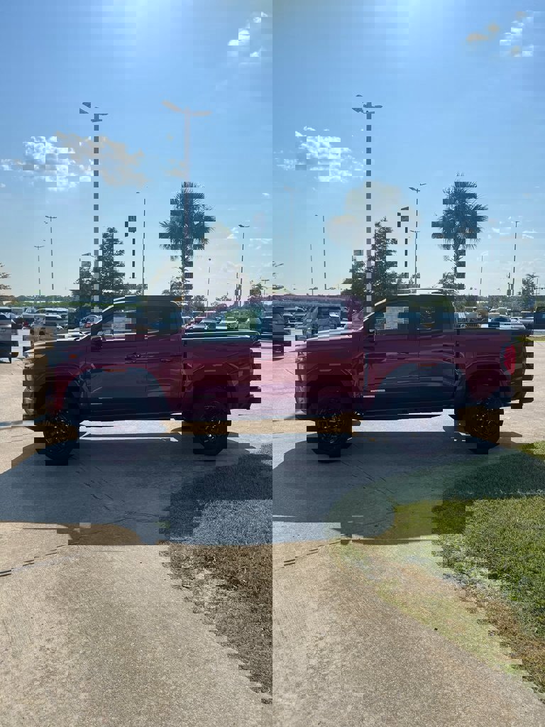 New 2026 GMC Canyon Elevation image 5