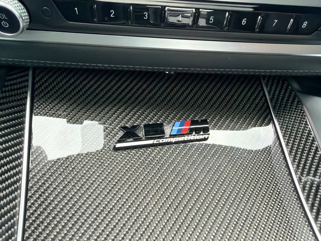 Used 2021 BMW X6 M AWD/4WD image 36