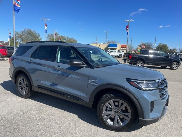 New 2026 Ford Explorer Active image 2