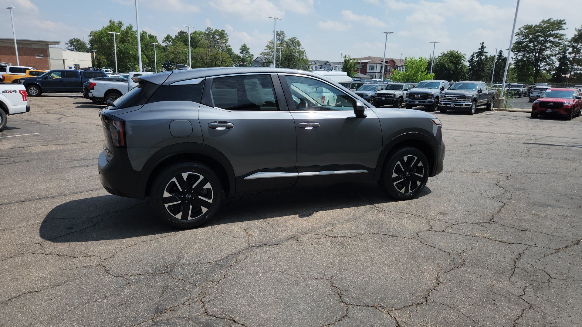 Used 2025 Nissan Kicks SV AWD/4WD image 11