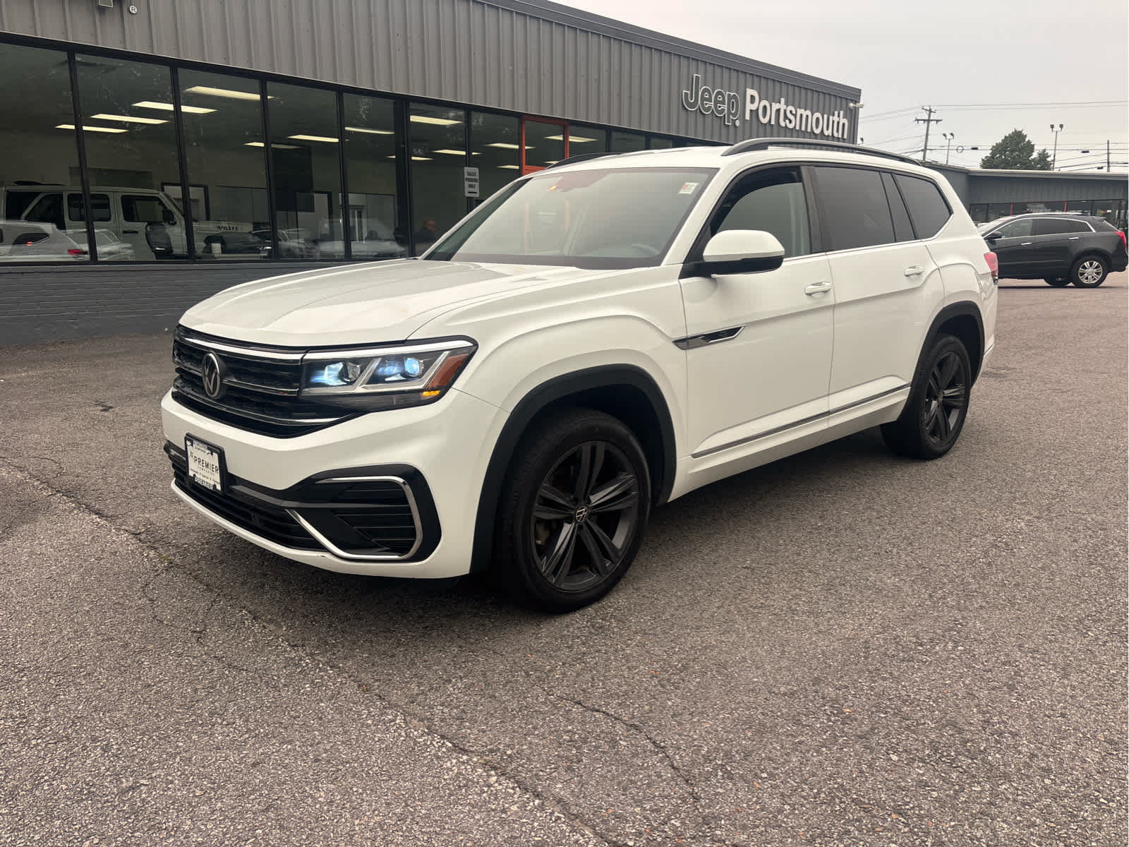 Used 2021 Volkswagen Atlas SE w/ Towing Package AWD/4WD image 2