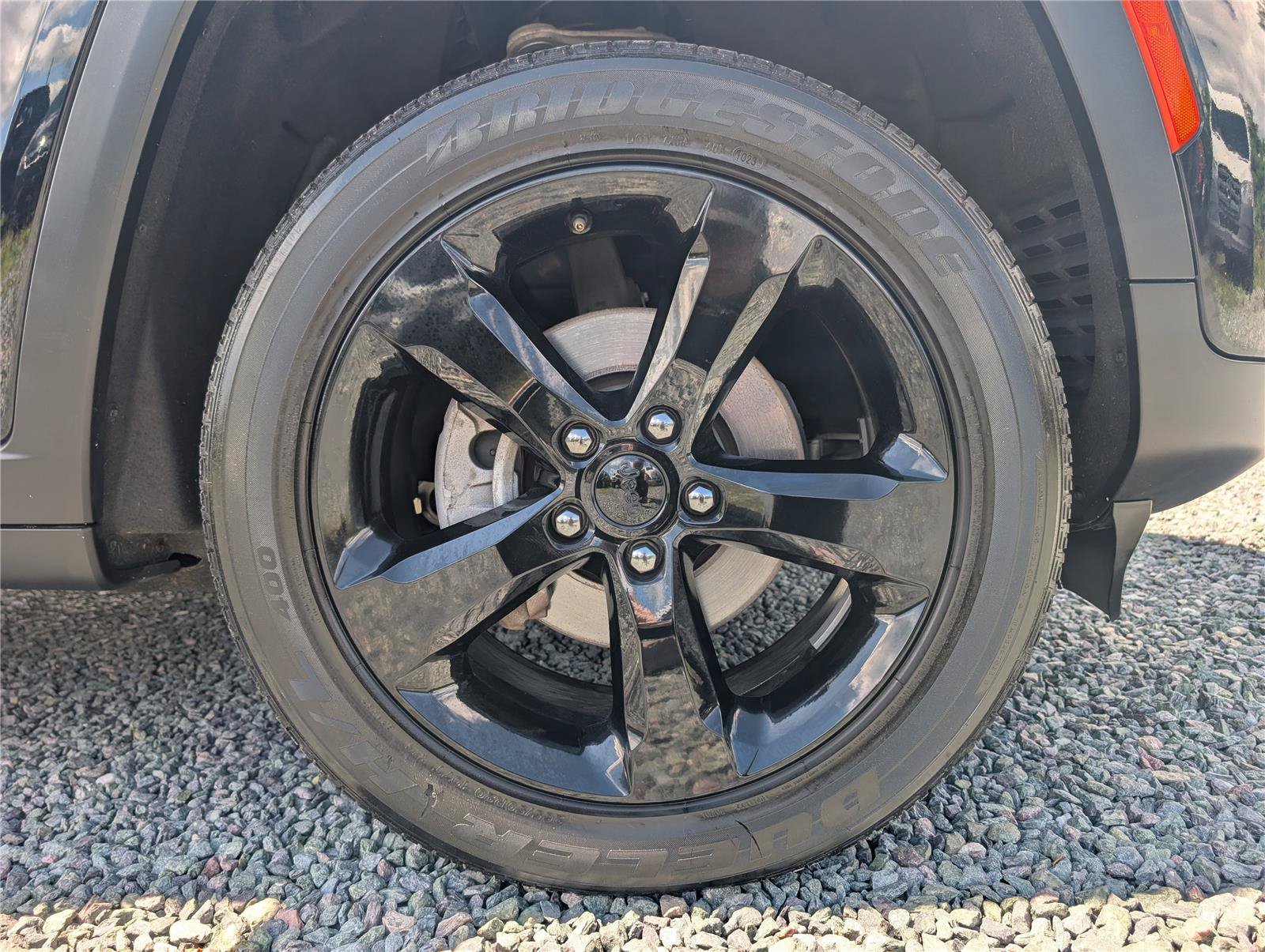 Used 2023 Jeep Grand Cherokee Altitude AWD/4WD image 9