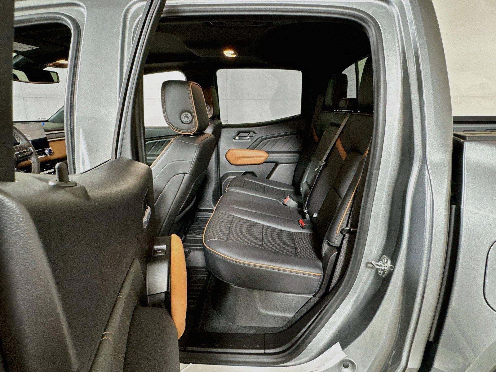 New 2026 GMC Canyon AT4 w/ Technology Plus Package AWD/4WD image 13