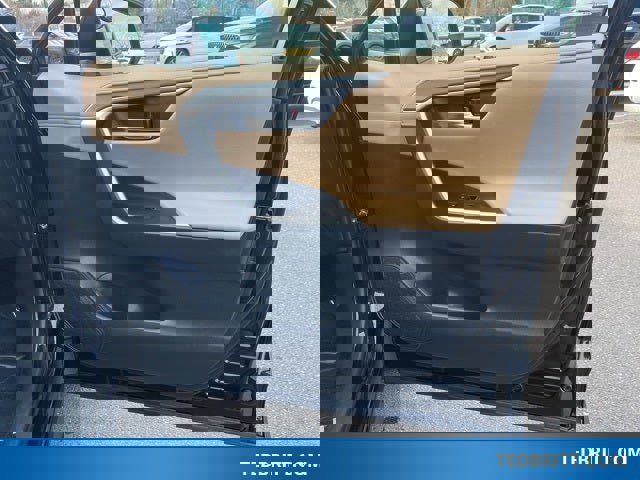 Used 2022 Toyota RAV4 Limited image 23