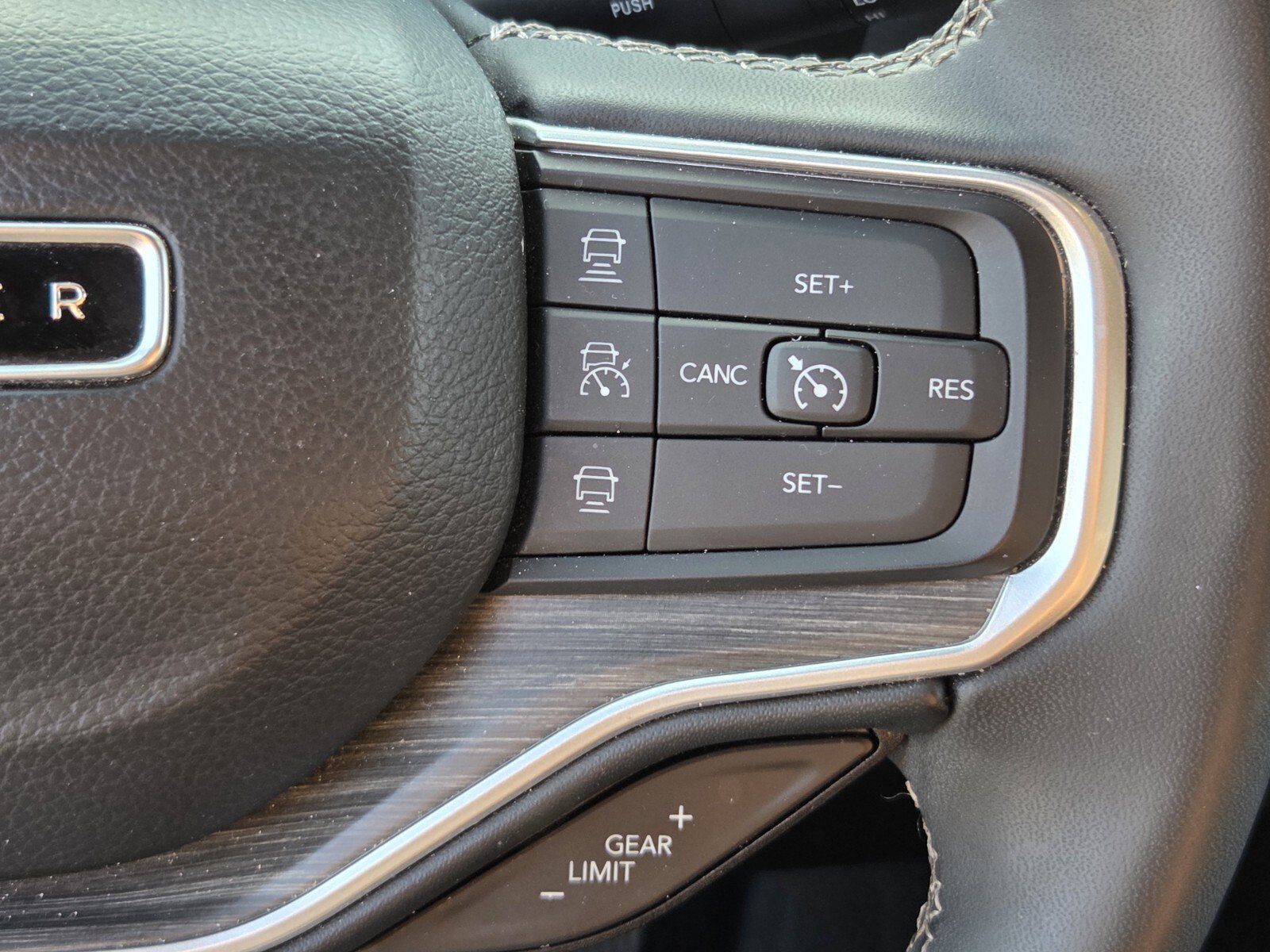 Used 2024 Jeep Wagoneer Series III image 25