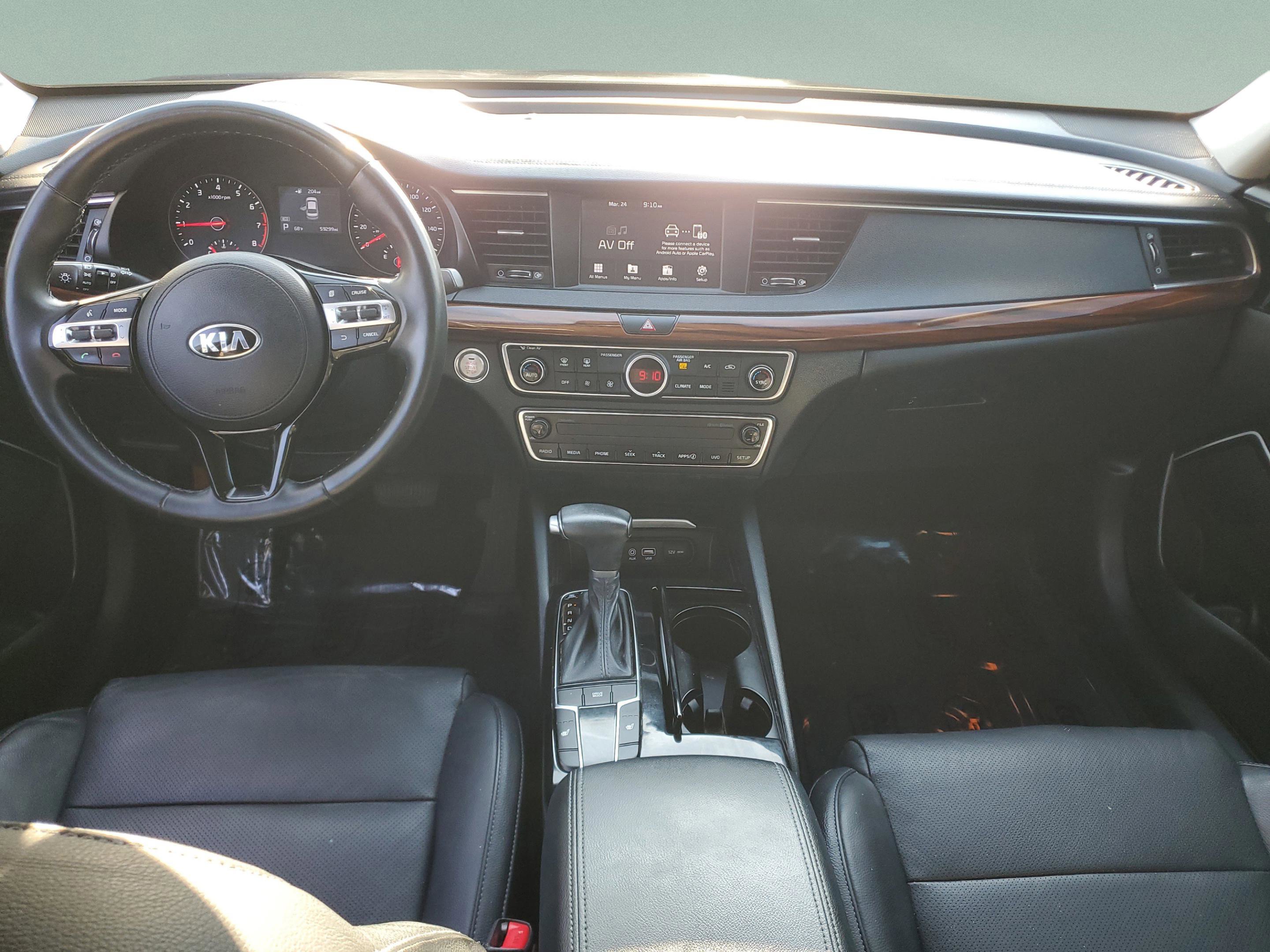 Certified 2018 Kia Cadenza Premium image 12