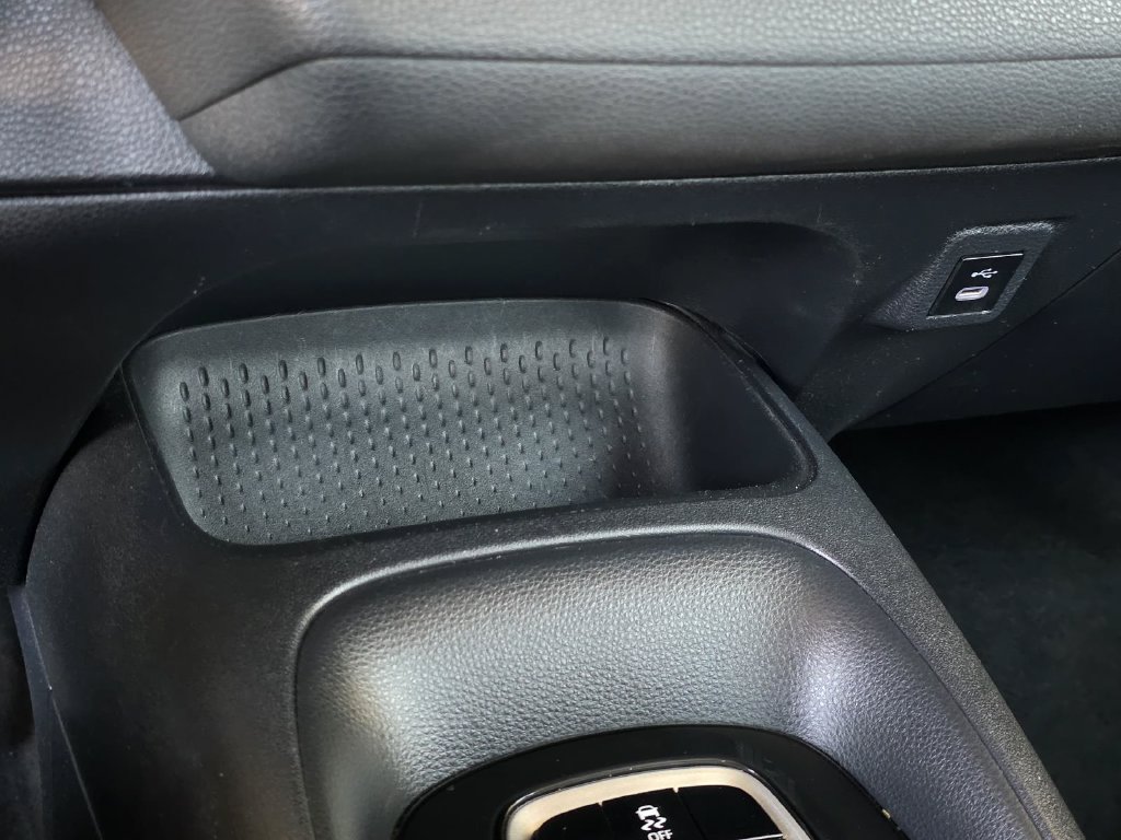 Used 2025 Toyota Corolla LE FWD image 14