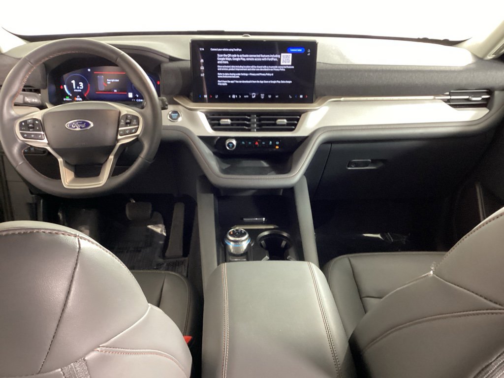 Used 2025 Ford Explorer Active w/ Active Comfort Package image 18