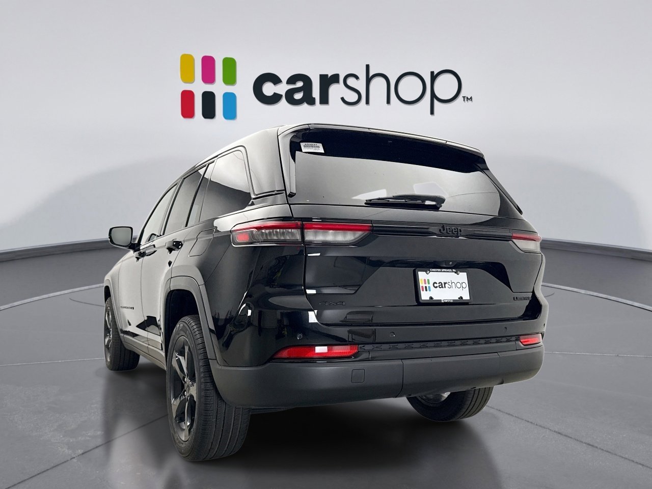 Used 2023 Jeep Grand Cherokee Limited w/ Black Appearance Package AWD/4WD image 3