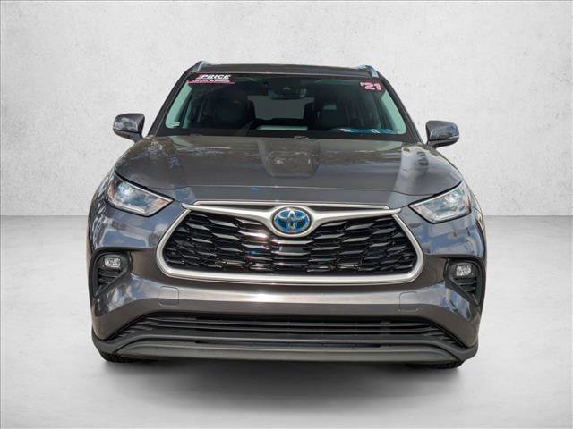 Used 2021 Toyota Highlander XLE image 2