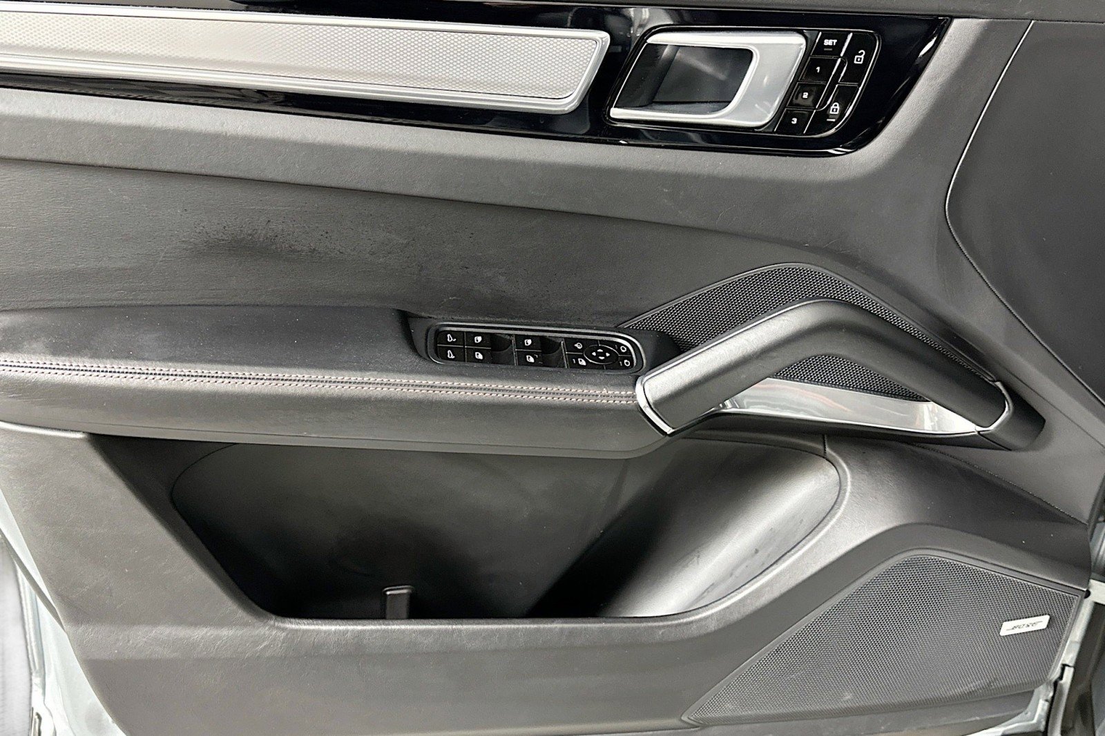 Used 2020 Porsche Cayenne Turbo AWD/4WD image 21