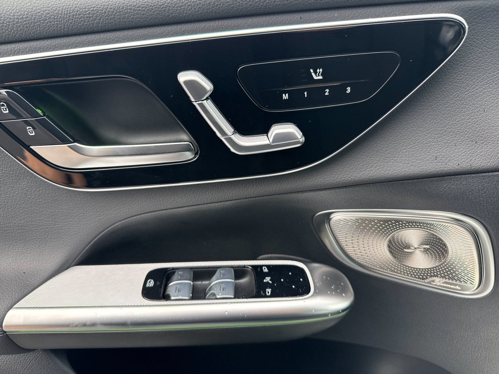 New 2025 Mercedes-Benz GLC 350e 4MATIC image 11