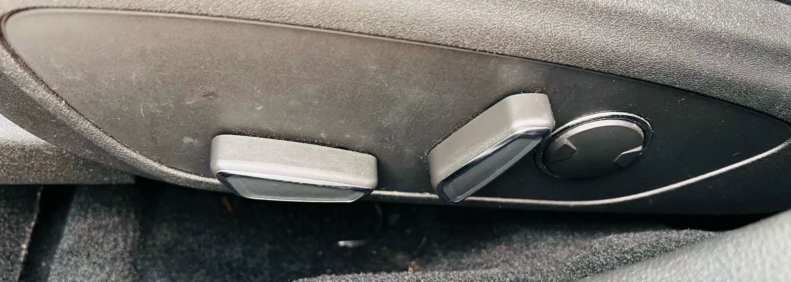 Used 2014 Lincoln MKZ AWD w/ Equipment Group 102A Reserve image 31