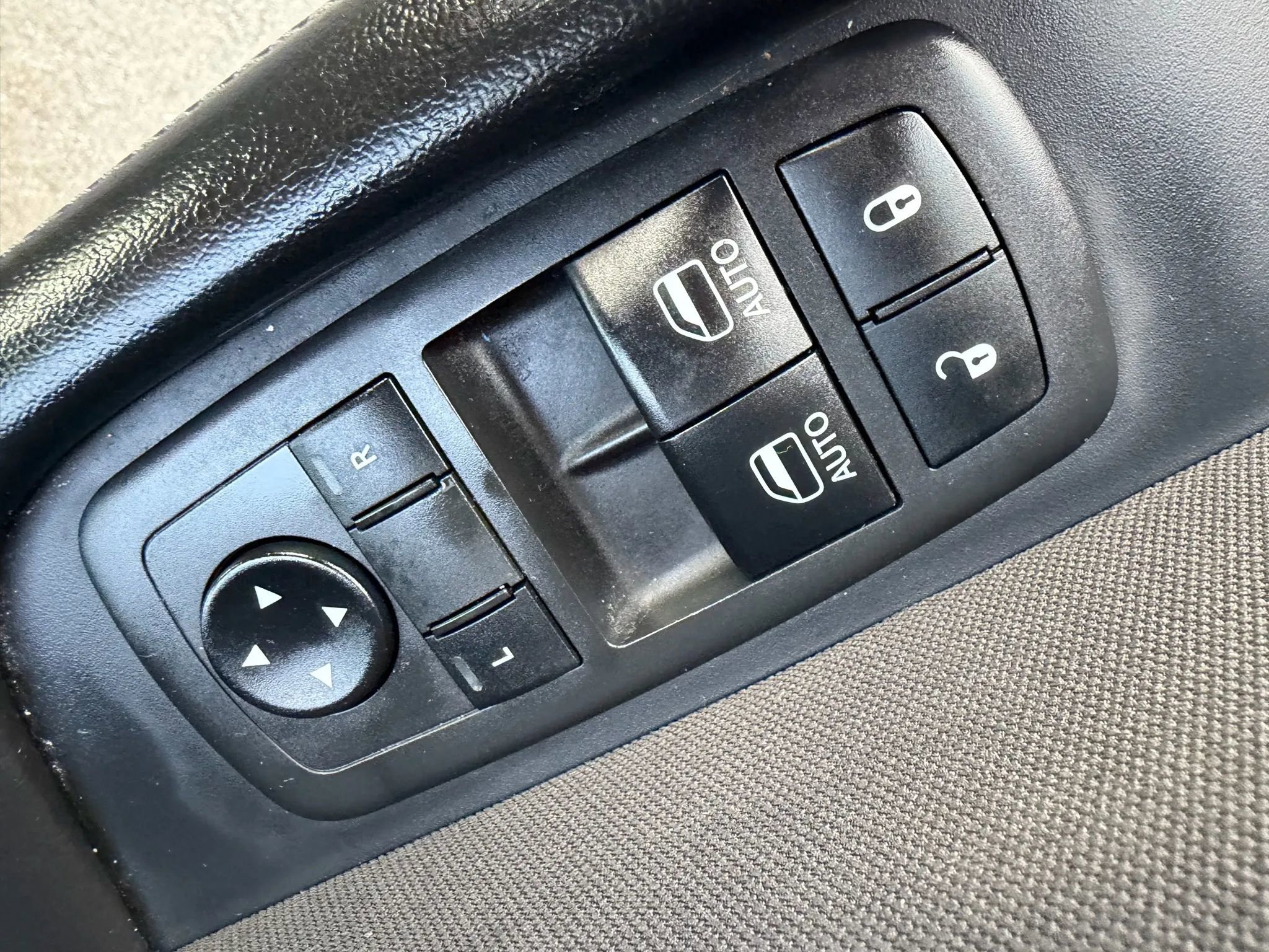 Used 2019 Dodge Challenger SXT image 29