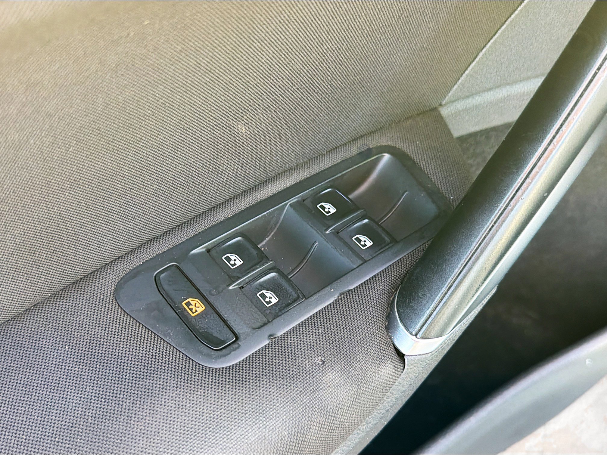 Used 2017 Volkswagen Golf S AWD/4WD image 7