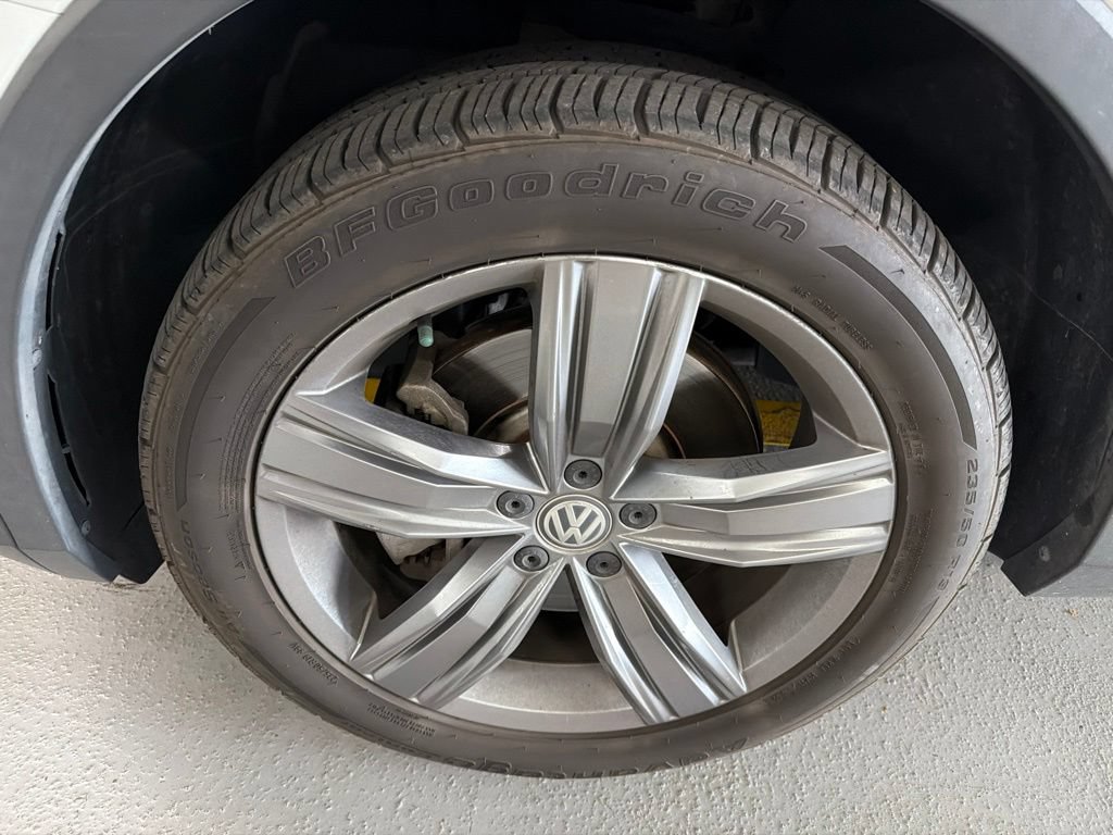 Used 2020 Volkswagen Tiguan SEL FWD image 5