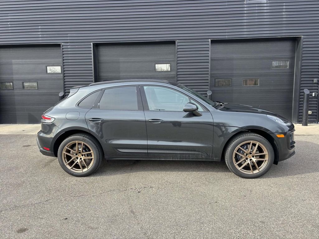 New 2026 Porsche Macan image 11