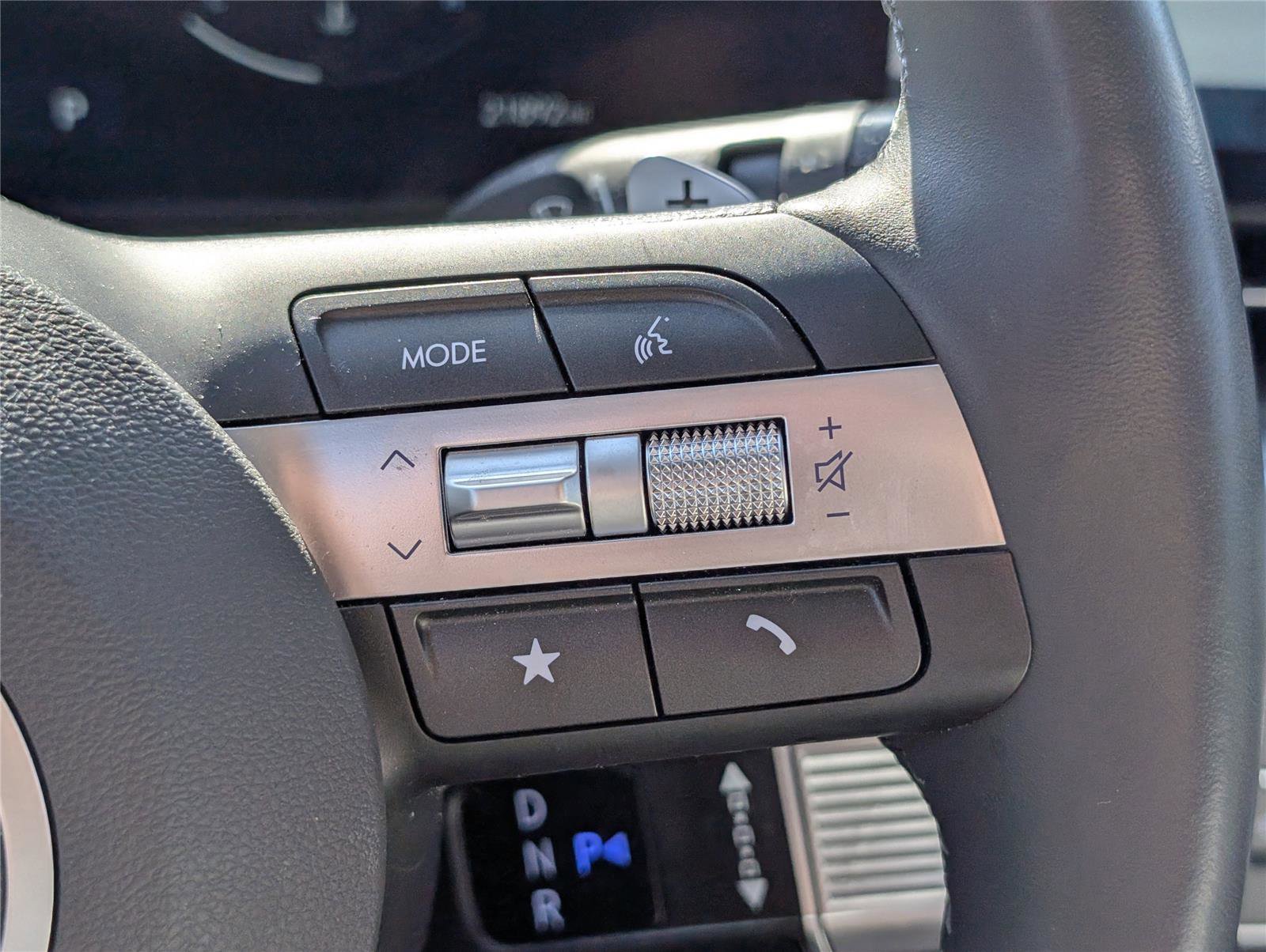 Used 2024 Hyundai Kona Limited image 23
