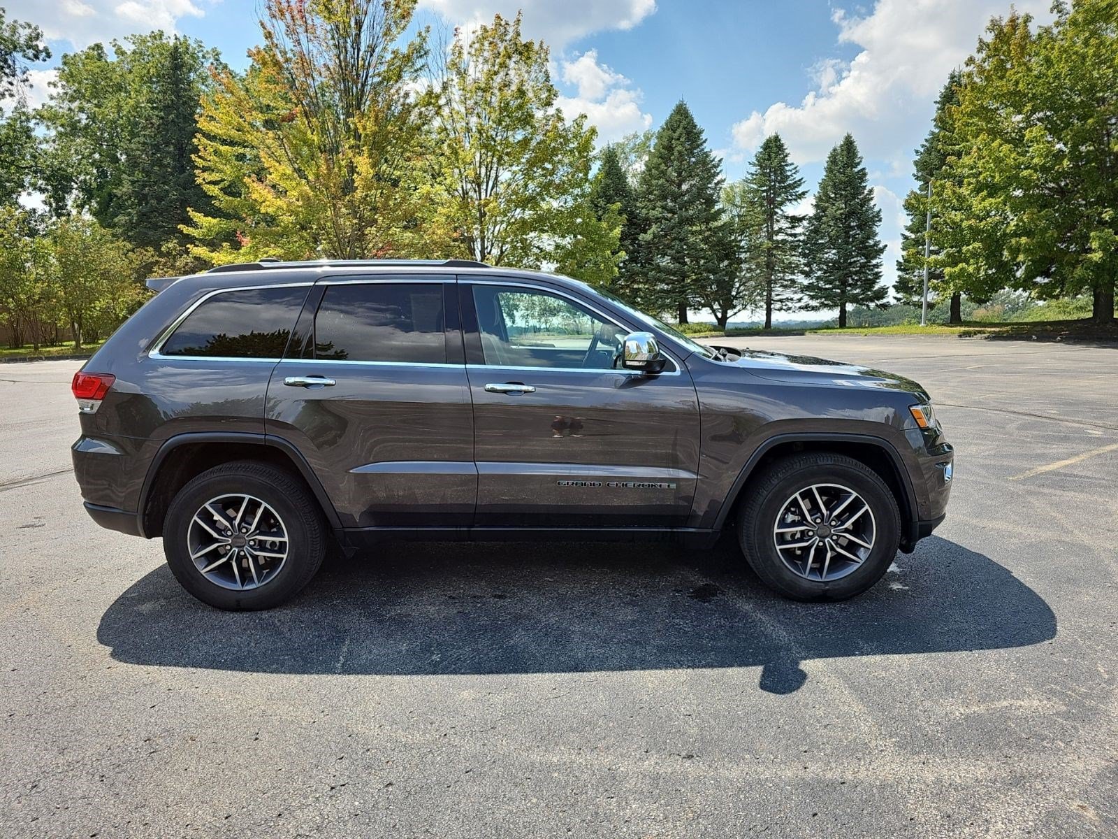 Used 2020 Jeep Grand Cherokee Limited AWD/4WD image 7