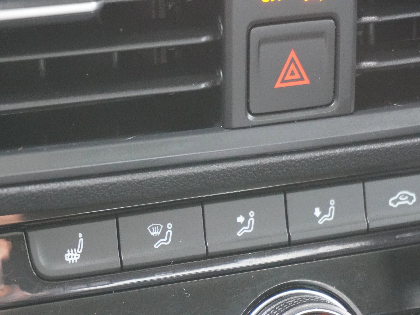 Used 2022 Volkswagen Jetta SE image 23