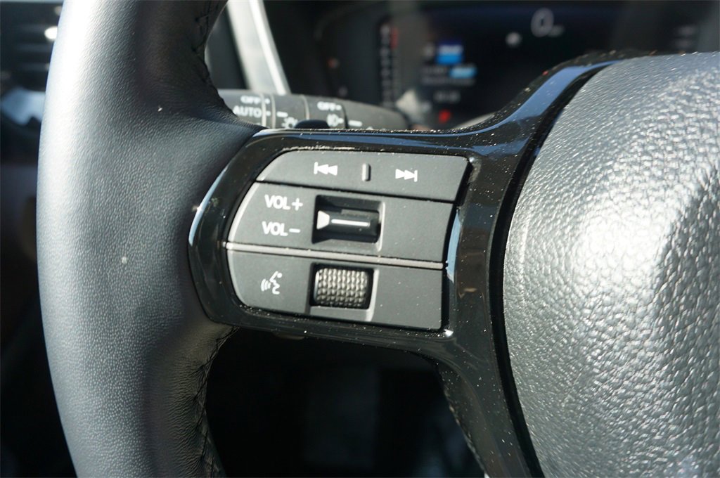 Used 2025 Honda Pilot Elite image 8