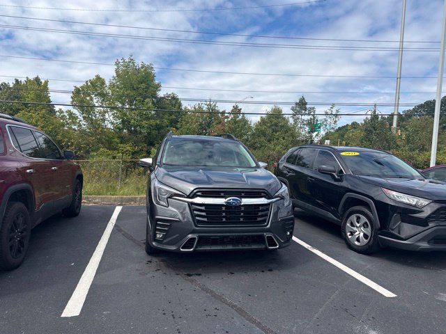 Used 2023 Subaru Ascent Touring AWD/4WD image 2