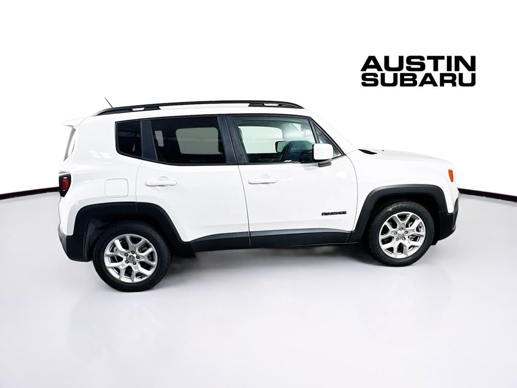 Used 2017 Jeep Renegade Latitude FWD image 8