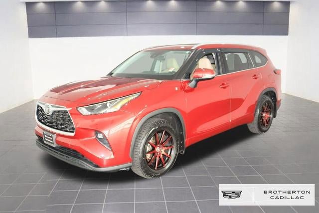 Used 2022 Toyota Highlander XLE AWD/4WD image 1