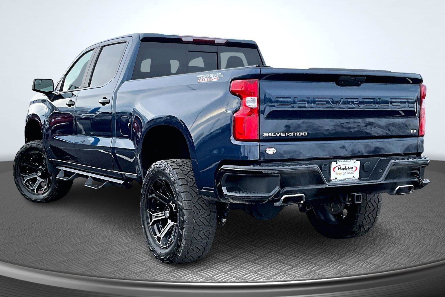 Used 2020 Chevrolet Silverado 1500 LT Trail Boss image 15