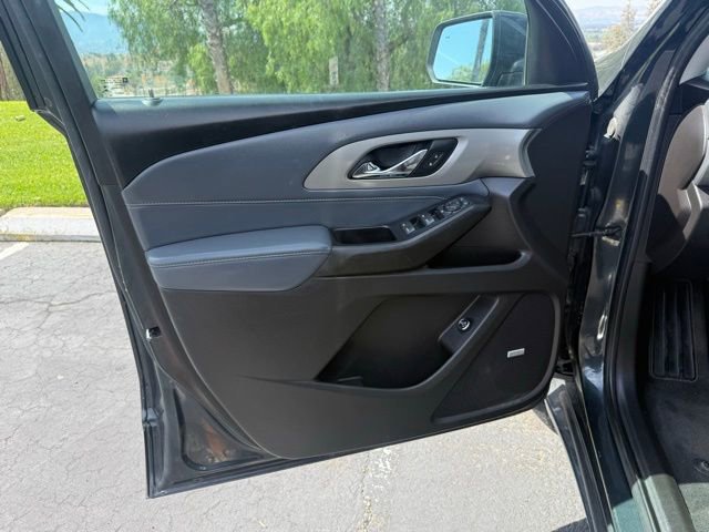 Used 2021 Chevrolet Traverse LT w/ LT Premium Package FWD image 8