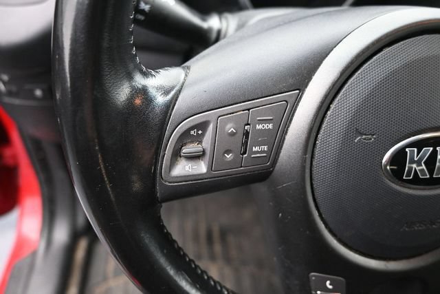 Used 2013 Kia Soul + FWD image 24