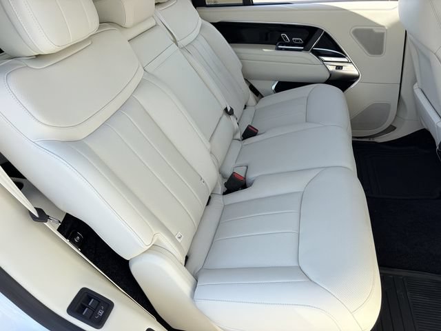 New 2026 Land Rover Range Rover Long Wheelbase SE AWD/4WD image 12