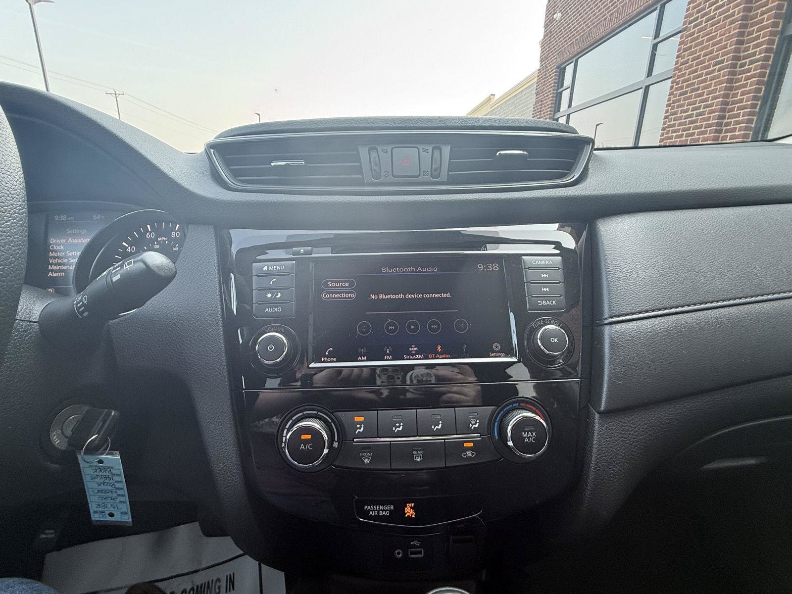Used 2020 Nissan Rogue S w/ Special Edition Package FWD image 23