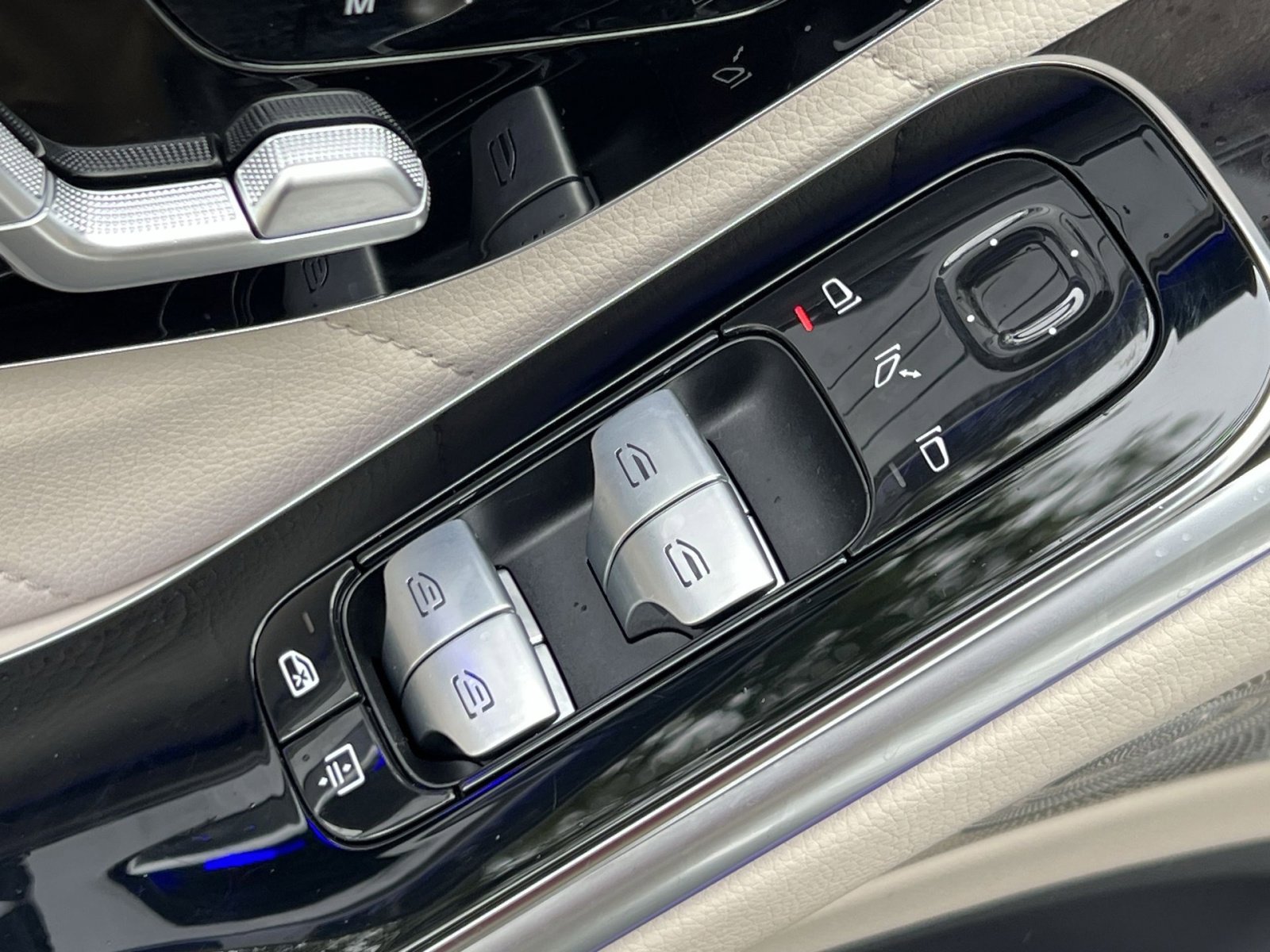 Certified 2024 Mercedes-Benz S 580 4MATIC Sedan image 13