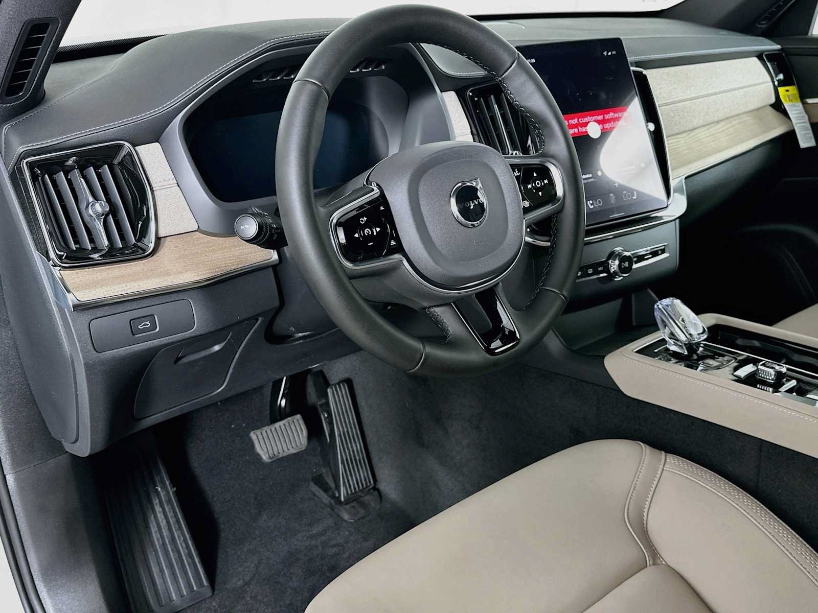 New 2026 Volvo XC90 B6 Plus w/ Protection Package AWD/4WD image 9