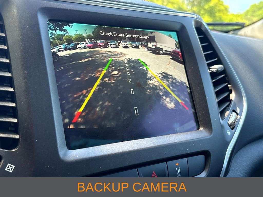 Used 2022 Jeep Cherokee Trailhawk w/ Sun, Sound & Nav Group AWD/4WD image 8