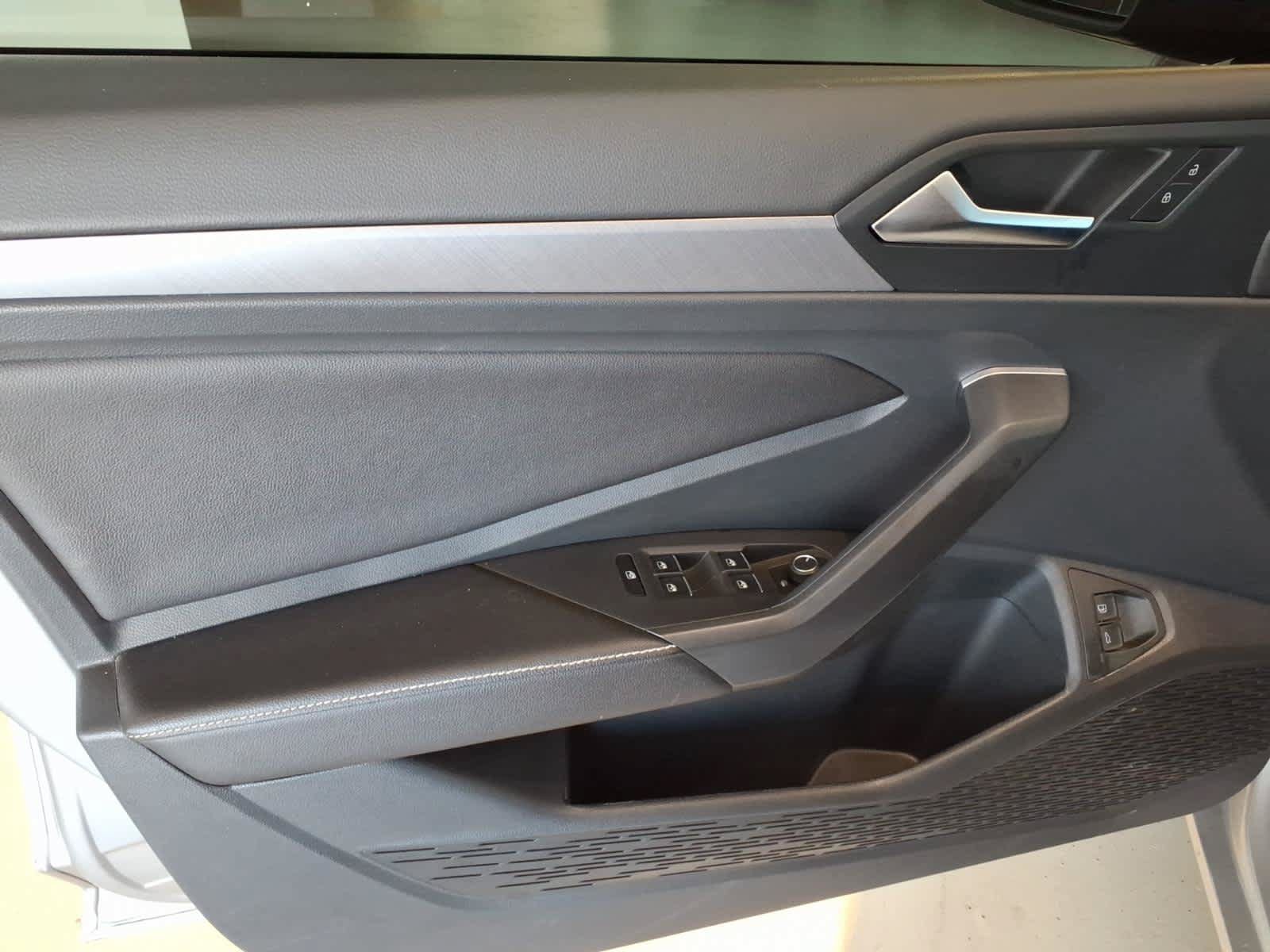 Used 2023 Volkswagen Jetta SE w/ Panoramic Sunroof Package FWD image 13