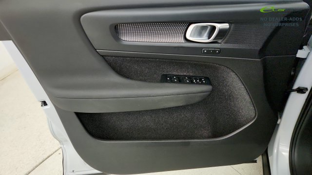 Used 2022 Volvo XC40 T4 R-Design w/ Protection Package Premier FWD image 48