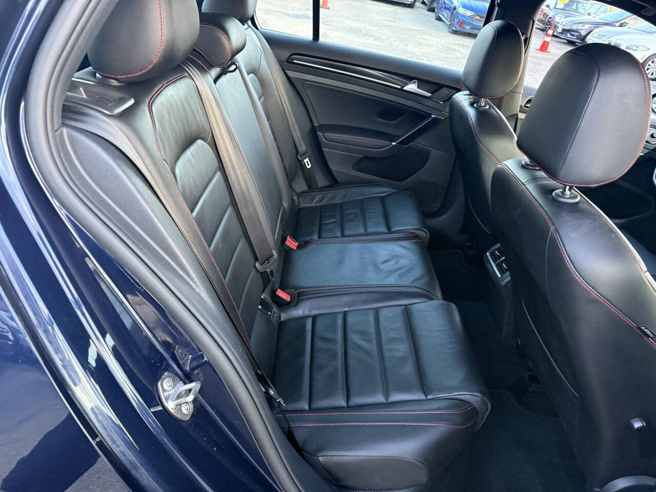 Used 2017 Volkswagen GTI SE FWD image 35