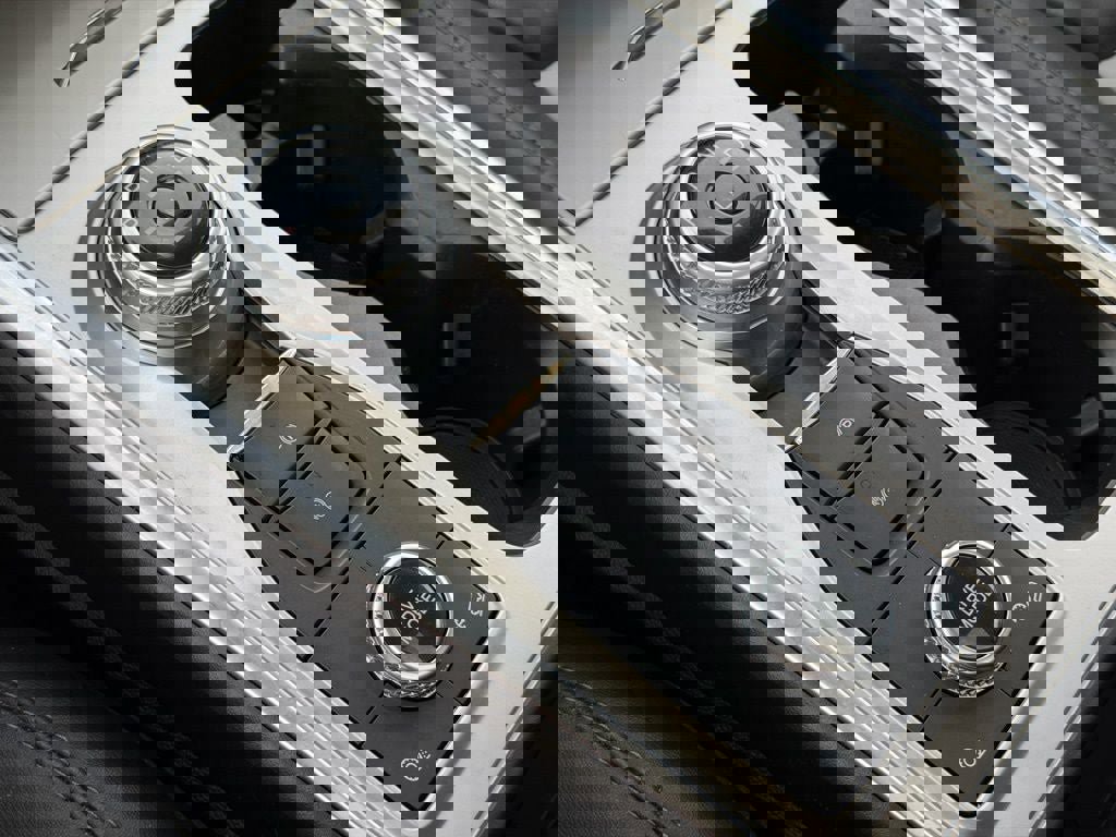 Certified 2022 Ford Explorer XLT w/ Equipment Group 202A image 43