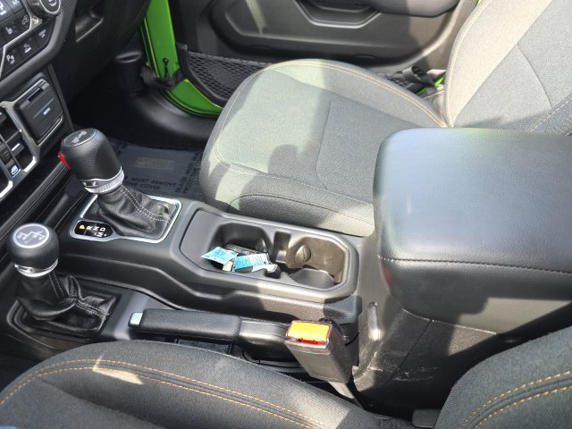 Used 2025 Jeep Wrangler Unlimited Sport AWD/4WD image 26