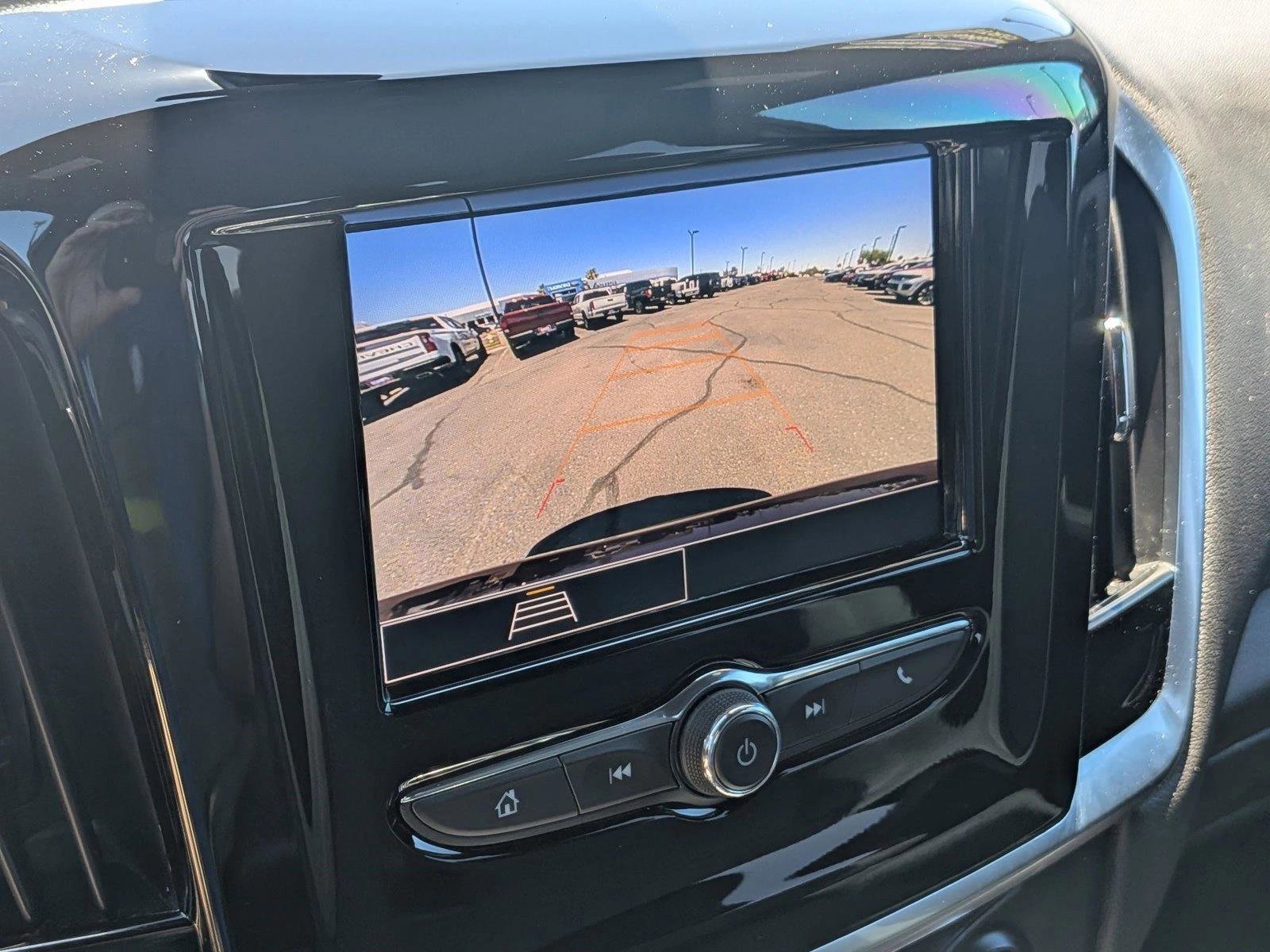 Used 2022 Chevrolet Traverse LT FWD image 18