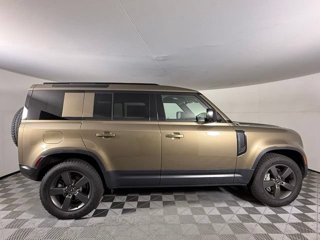 Certified 2025 Land Rover Defender 110 S AWD/4WD image 9