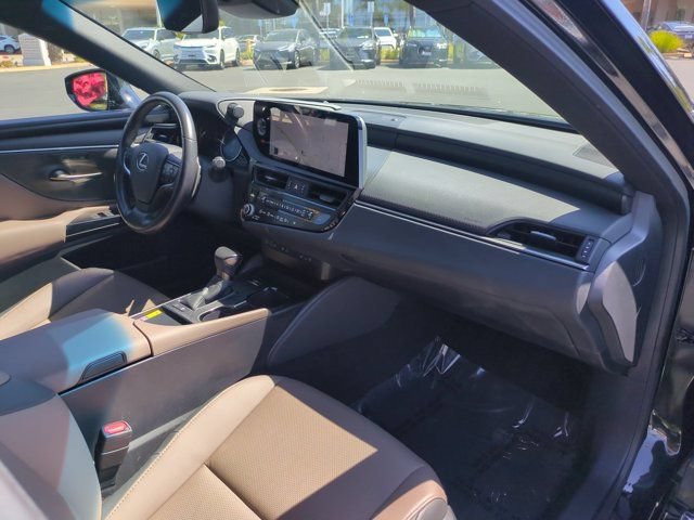 Used 2025 Lexus ES 300h w/ Premium Package FWD image 31