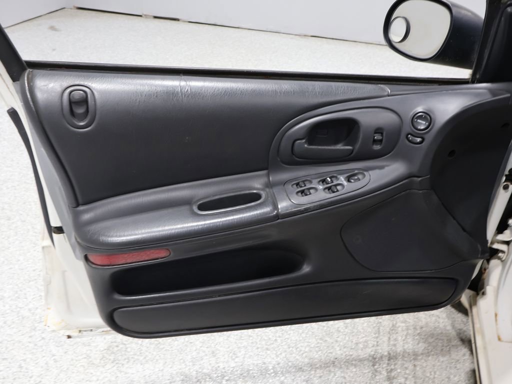 Used 2004 Dodge Intrepid SE image 18