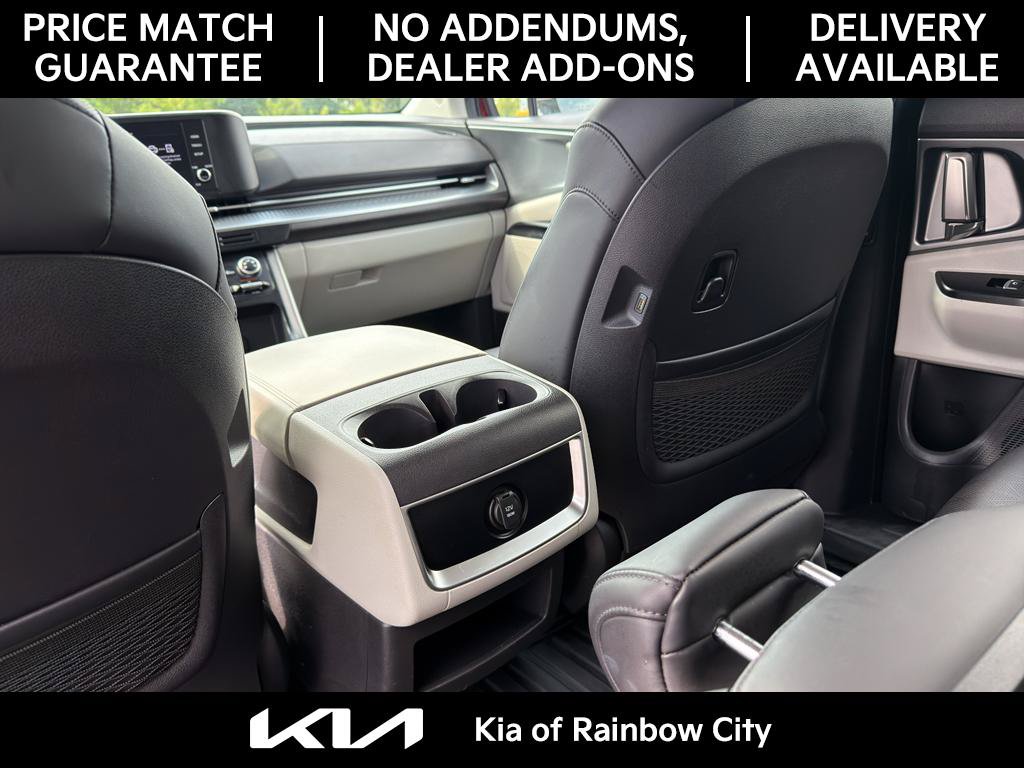Used 2024 Kia Carnival LX FWD image 24