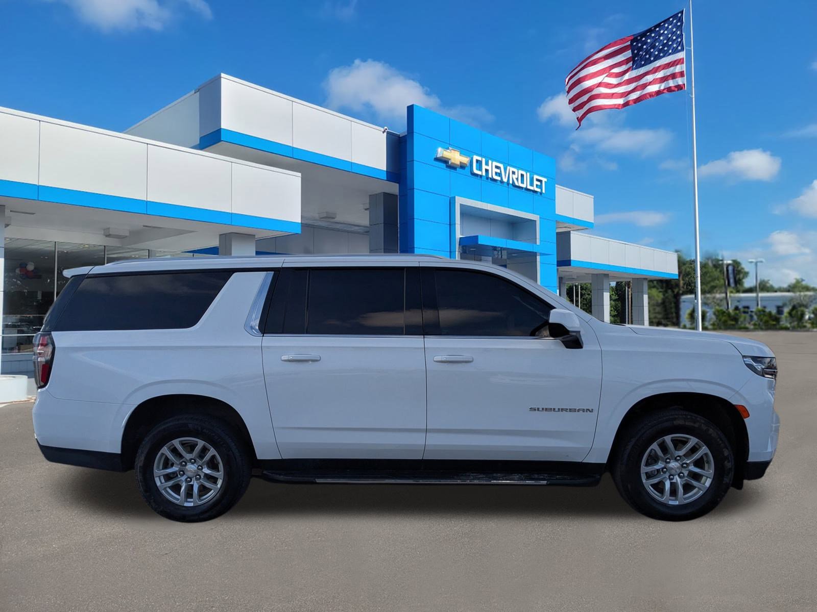 Used 2024 Chevrolet Suburban LS w/ Driver Alert Package image 3