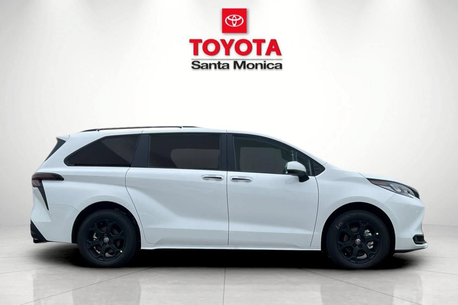 New 2026 Toyota Sienna XLE Woodland Edition AWD/4WD image 2